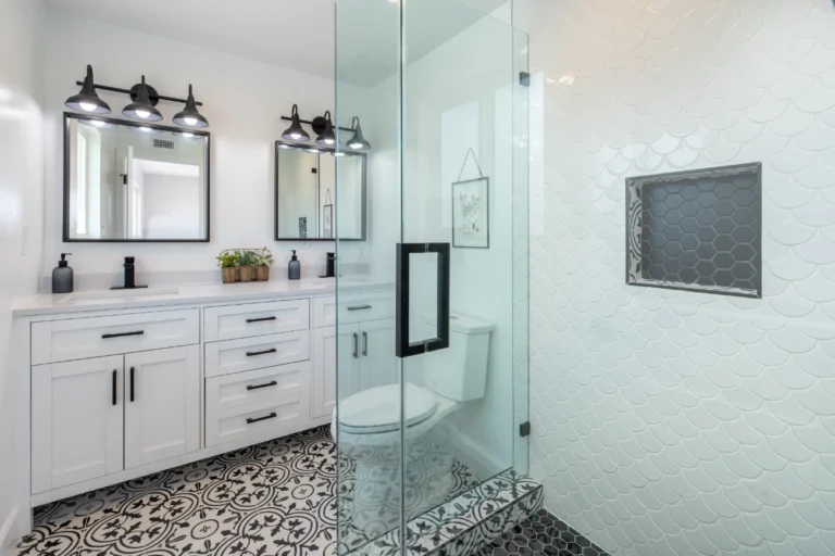 Bathroom remodeling image